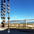 Cómo rezar el Rosario fácil