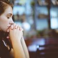 Cómo rezar el Rosario sin rosario