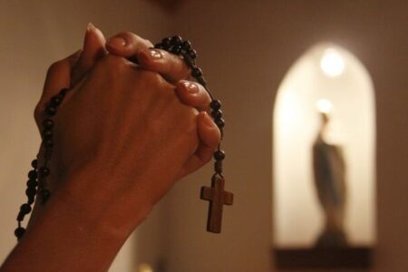 Testimonios de personas que rezan el santo rosario