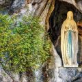 Las 18 apariciones de la Virgen de Lourdes